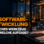Arbeitsplatz mit Laptop und technischen Entwürfen als Motiv zur Auswahl von KI Werkzeugen für Softwareentwicklung.
